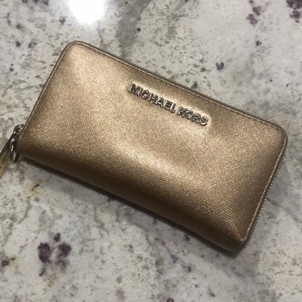 Michael Kors wristlet